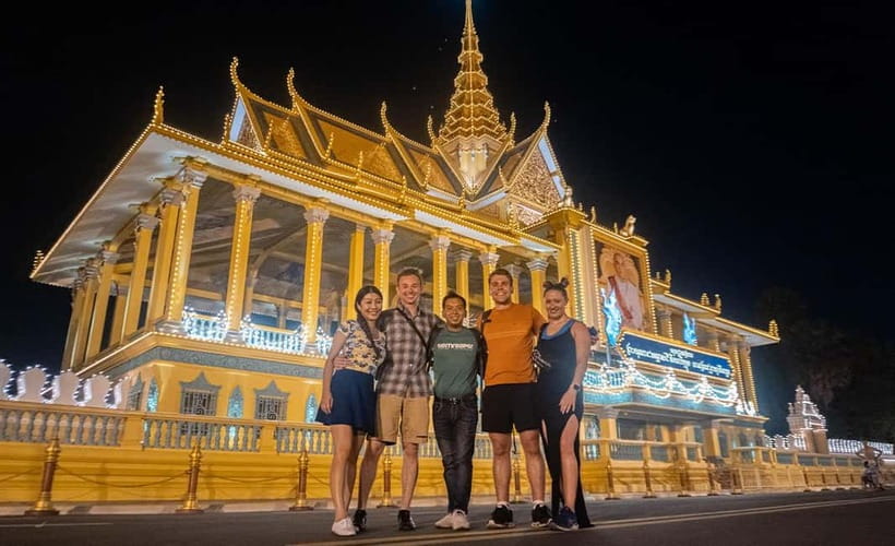 Phnom Penh: Evening City Tour by Tuk Tuk with 1 Dinner - Why Phnom Penh works so well after dark