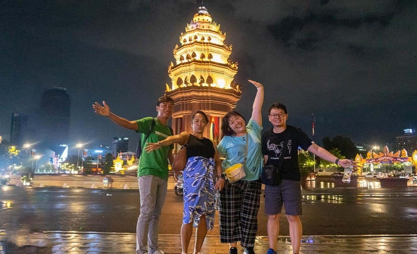 Phnom Penh: Evening Food Tour with Drinks & Tuk Tuk Included - Key points to know before booking