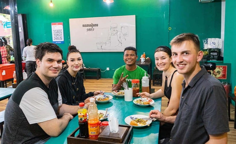 Phnom Penh: Evening Food Tour with Drinks & Tuk Tuk Included - Why this Phnom Penh food tour works so well at night