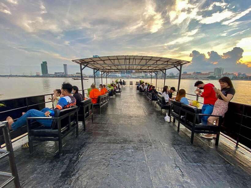 Phnom Penh: Mekong River Sunset Cruise and Tuk Tuk Ride - The tuk tuk pickup keeps the evening simple