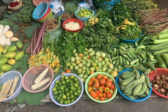 Phnom Penh Morning Breakfast, Market and Art Tour by Tuktuk - Starting with noodle soup and local coffee