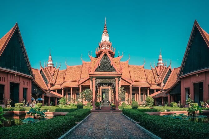Phnom Penh Morning Breakfast, Market and Art Tour by Tuktuk - Champey Academy brings Khmer arts into the morning
