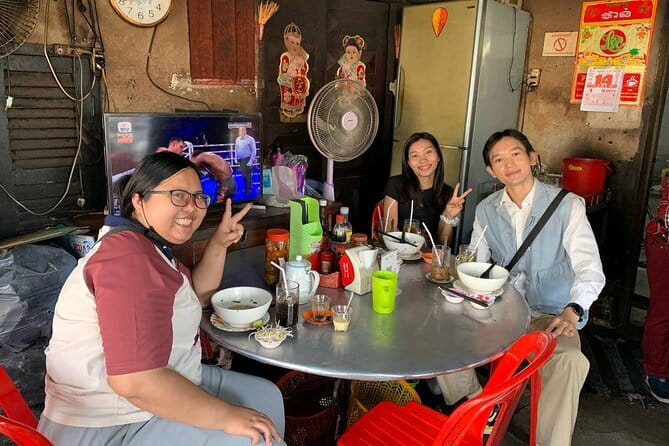 Phnom Penh Morning Breakfast, Market and Art Tour by Tuktuk - Ang Eng Market and the people behind Cambodian cooking
