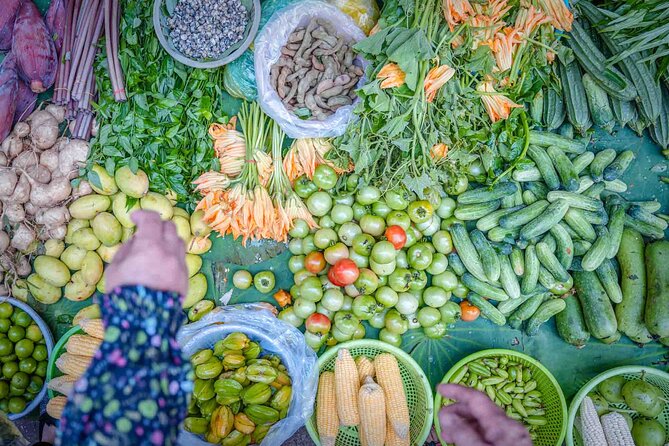 Phnom Penh Morning Market & Food Tour by Tuktuk - Includes All Food & Drinks! - Key points at a glance