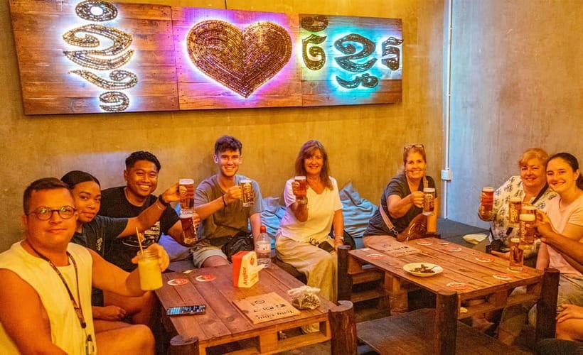 Phnom Penh: Night Foodie Tour by Tuk Tuk with Drinks - Why this food tour works so well at night