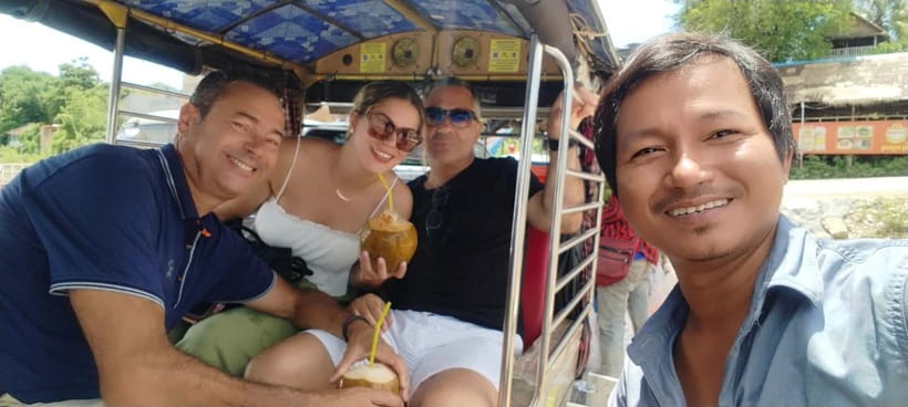 Phnom Penh: Private City Tour by Tuk-Tuk/Full or Half Day - Wat Phnom and Lady Penh explain the city’s name
