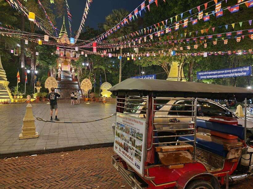 Phnom Penh: Private Tuk-Tuk Tour with English-Speaking - Why a private tuk-tuk works well in Phnom Penh