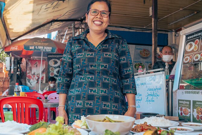 Phnom Penh’s Culinary Underground: Local Food Tour by Tuk-tuk - Stop three: Stews and stir-fries at a roadside eatery