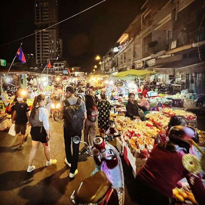 Phnom Penh's Ultimate Street Food Tour by Tuk Tuk - From the Royal Palace to Botumvatey Pagoda
