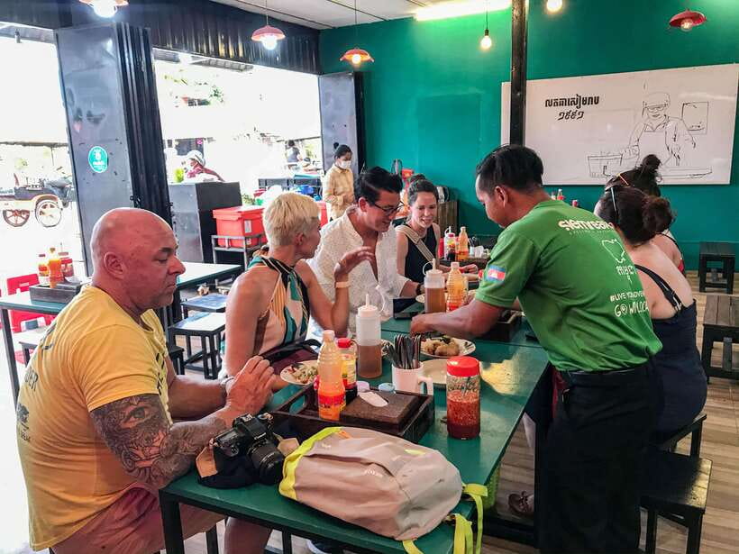 Phnom Penh: Street Art & Food Tour by Tuk-Tuk - The tuk-tuk ride is part of the Phnom Penh lesson