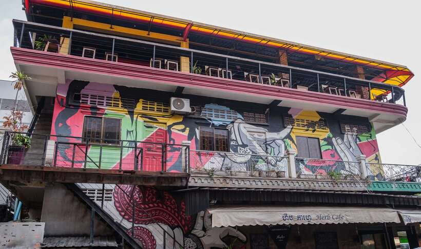 Phnom Penh: Street Art & Food Tour by Tuk-Tuk - How much value do you get for $35?