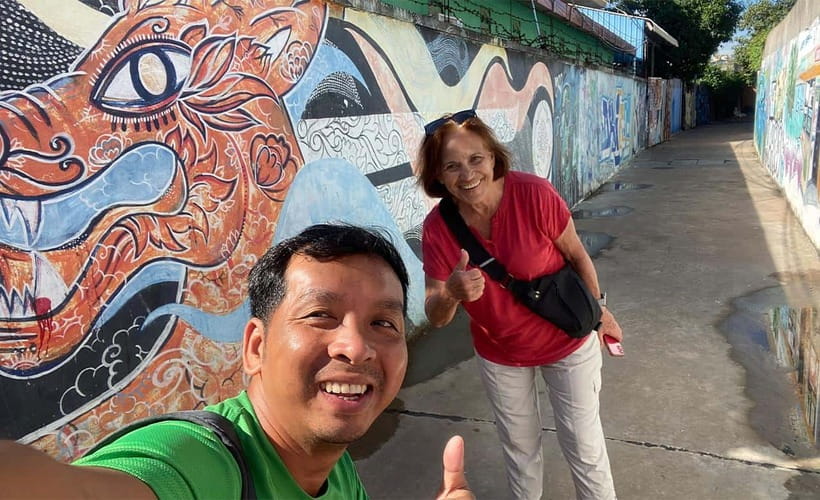 Phnom Penh: Street Art & Food Tour by Tuk-Tuk - Starting with noodle soup, pork rice, and Cambodian coffee