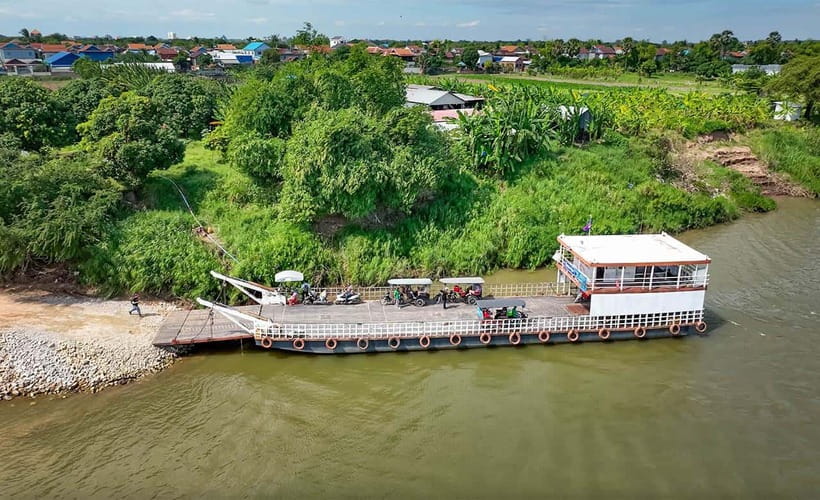 Phnom Penh to Silk Island By Tuk-Tuk with local Expert - Crossing the river to Koh Dach
