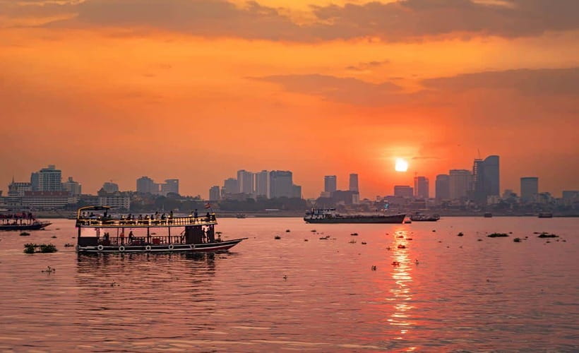 Phnom Penh: Walking Tour, Food Tour & Sunset Cruise - Key points at a glance