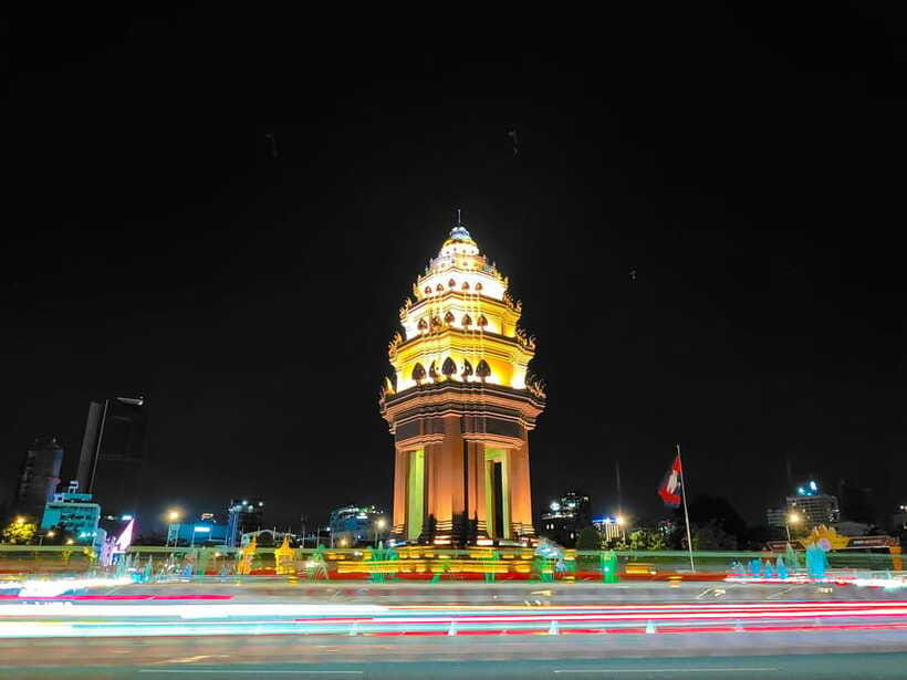 Phnom Penh: Walking Tour, Food Tour & Sunset Cruise - French colonial buildings and the Phnom Penh Post Office