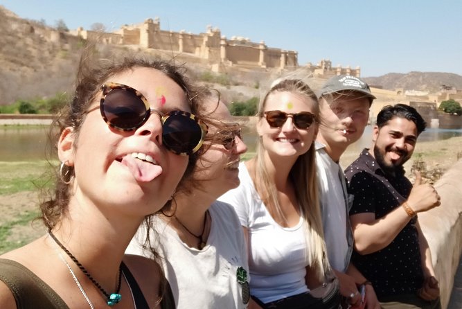 Pink city private Day Tour by Tuk Tuk with English speaking driver.. - Hawa Mahal is best understood from both sides