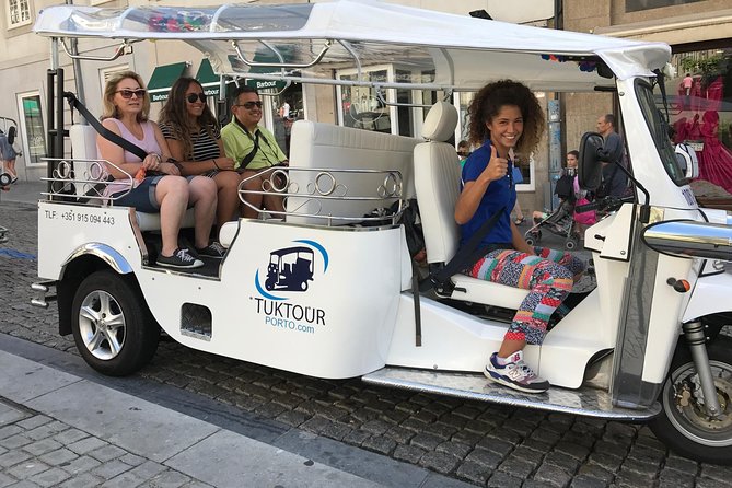Porto Full Day Private Tour with Tuk Tuk and Lunch - Livraria Lello, with a useful warning about queues