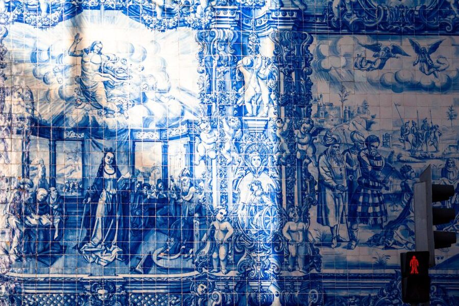 Porto: Full-Day Private Tuk Tuk Tour - Carmo, the Carmelite church, and Lello Bookstore