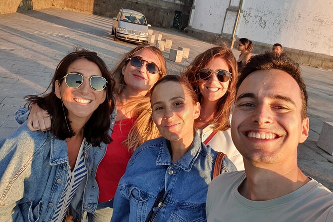 Porto: Fun Private Tuk Tuk Tour - Viewpoints, photographs, and short walks