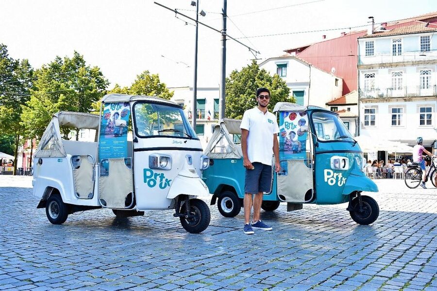 Porto: Guided Tuk Tuk Tour - Palacio da Bolsa and Alfândega