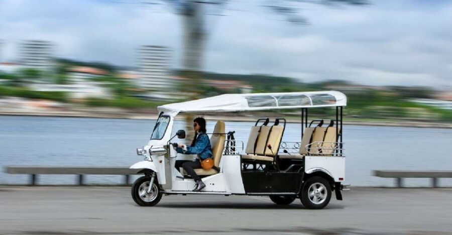 Porto: Private Sightseeing Tour by Electric Tuk Tuk - What the two-hour timing really gives you