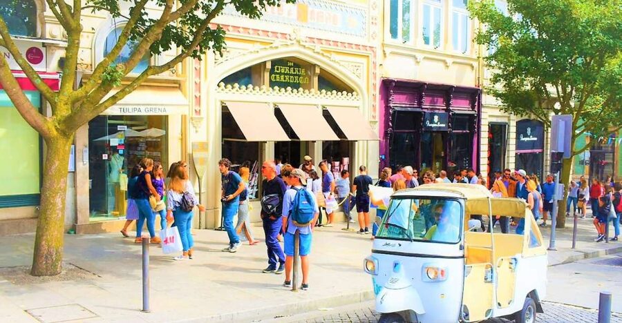 Porto: Private Tuk-Tuk Tour with Short Walks and Wine - Key points to know before booking