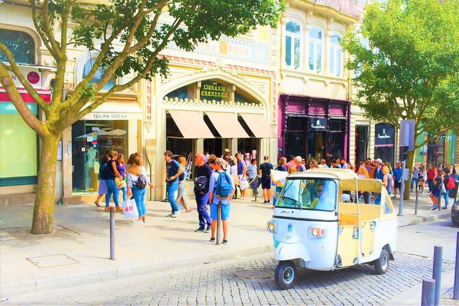 Porto: Private Tuk-Tuk Tour with Short Walks and Wine - Starting at Café Batalha and seeing the central sights