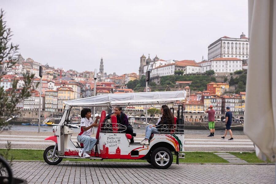 Porto Tour: One tour, a thousand stories by tuk tuk - 3 hours - Who will enjoy this Porto tour most