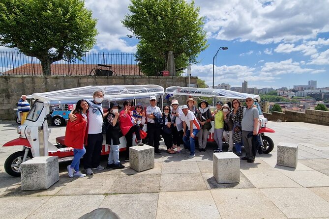 Porto: tuk tuk adventure tours old town 1h - Starting at the Statue of Vímara Peres