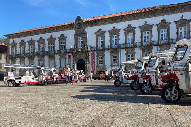 Porto: tuk tuk adventure tours old town 1h - Carmelitas Church and Clérigos Tower