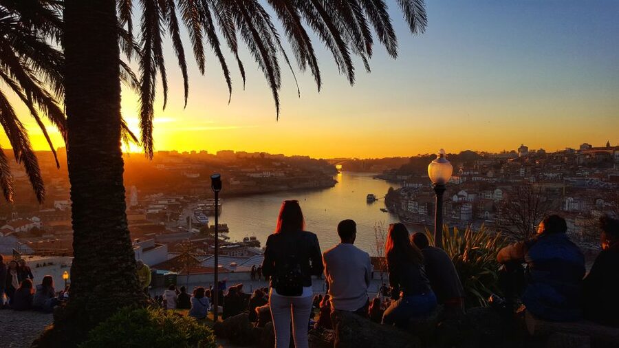 Porto: Tuk Tuk Sunset Tour with Glass of Port Wine - A sunset ride built around Porto’s river views