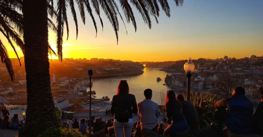 Porto: Tuk Tuk Sunset Tour with Glass of Port Wine - Booking advice and cancellation flexibility
