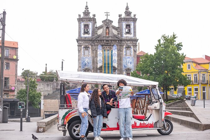 Porto: Tuk tuk vip guided tour - 1.30h - The famous bookstore and Porto’s Jewish quarter