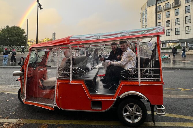 Premium private tour of Paris in an Electric TukTuk (4 hours) - The Arc de Triomphe photo stop