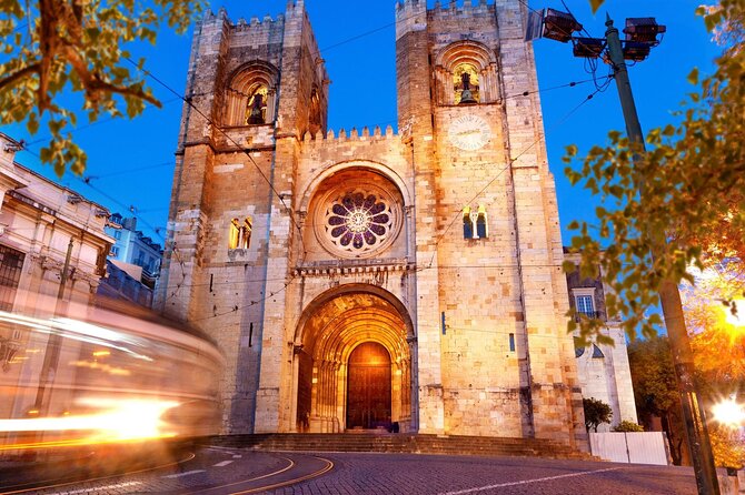 Private 4-Hour Lisbon City Highlights Tour by Tuktuk - Belém Tower and the monuments of discovery