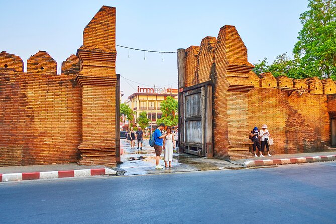 Private Chiang Mai Old City Half Day Tuk Tuk Tour - Wat Sri Suphan, Chiang Mai’s Silver Temple