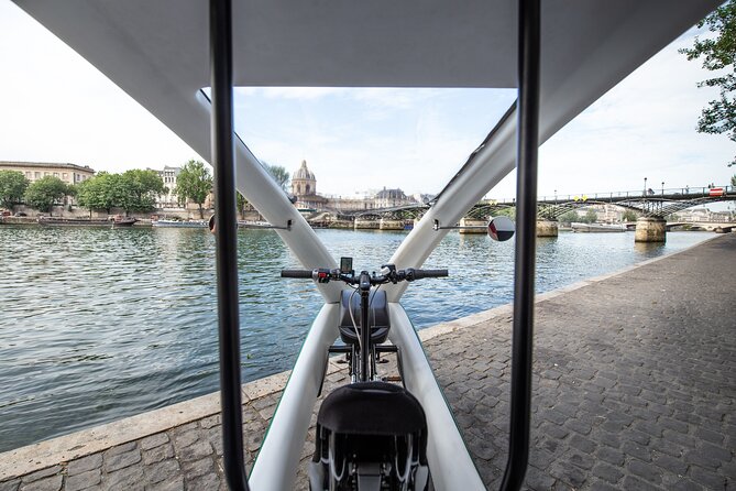 Private City-Tour by pedicab in Paris : The "Gustave Eiffel" - A quick Paris orientation from the Flame of Liberty