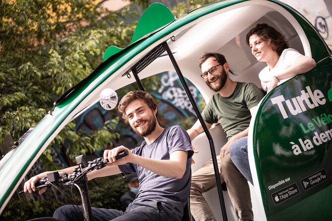 Private City-Tour by pedicab in Paris : The "Gustave Eiffel" - Comfort, bumps, blankets, and the real ride