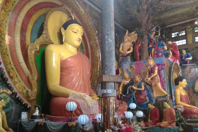 Private City tour in Colombo By tuk tuks or Cars - Gangaramaya Temple: the tour’s most unusual stop