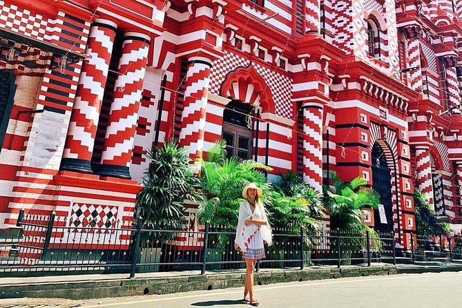 Private Colombo Sightseeing By Tuk Tuk - Gangaramaya Temple and Bera Lake