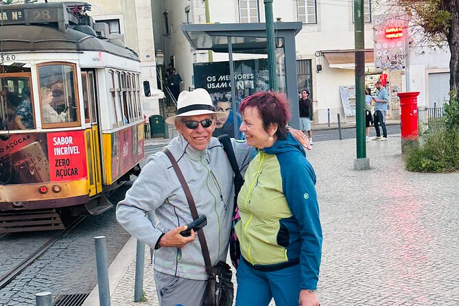 Private Eco Tuk Tuk Tour of Lisbon's Center Essential Landmarks - What the private format adds