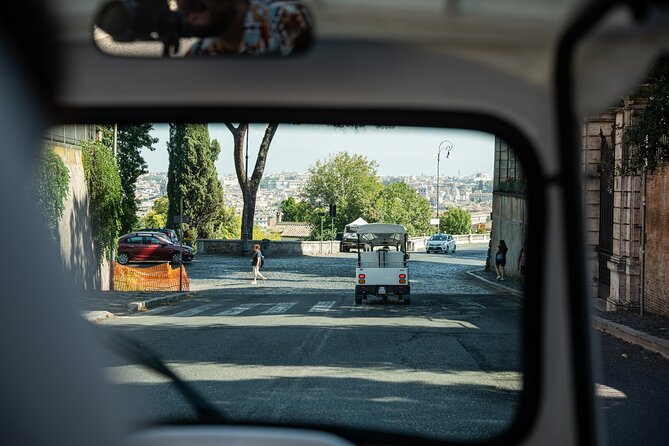 Private Electric Tuktuk Tour of Rome with Prosecco and Pickup - Why a private tuk-tuk works well in Rome