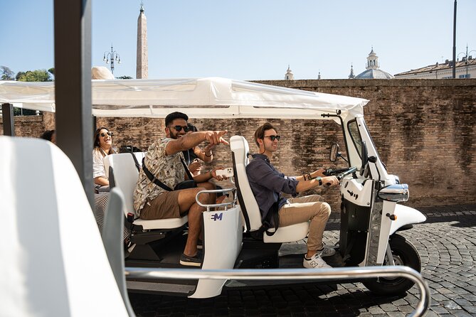 Private Electric Tuktuk Tour of Rome with Prosecco and Pickup - The Colosseum from the outside