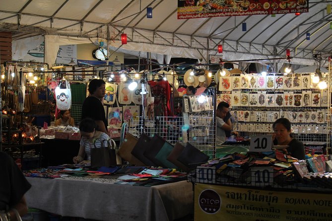 Private Evening! Crisscross Chiang Mai's Night by the classic Tuk Tuk - Three Kings Monument explains the Old City layout
