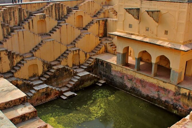 Private Full Day Jaipur Sightseeing Tour By Tuk Tuk - City Palace: Jaipur’s grand central complex