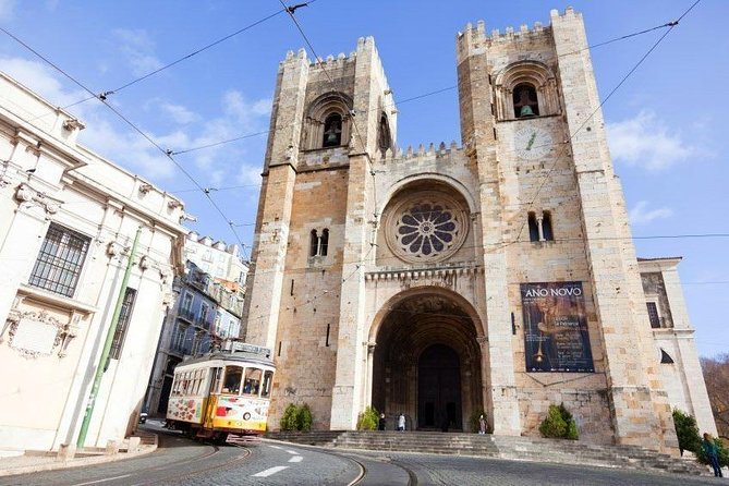 Private guided tour to 7 Colinas and Belém in an electric Tuk Tuk with 4.5 hours. - Belém’s monuments and Portugal’s seafaring past