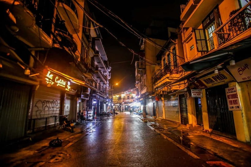 Private Half-Day Hanoi City Tour with Cyclo and Train street - Train Street Coffee and a Carefully Timed Spectacle