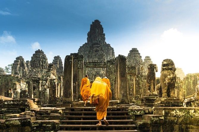 Private one-day tuktuk 'small tour' of the oldest Angkor temples - Phnom Bakheng and the sunset option