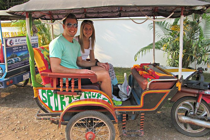 Private one-day tuktuk 'small tour' of the oldest Angkor temples - Angkor Wat: begin with the great monument