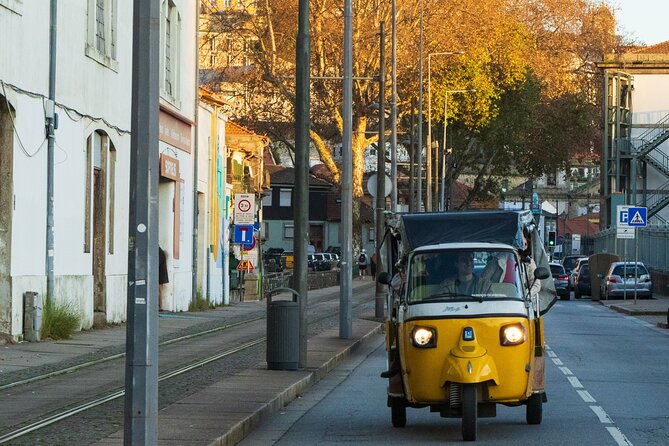 Private Port: Tuk Tuk and boat with local guides - Crystal Palace gardens and the road to Cais do Ouro